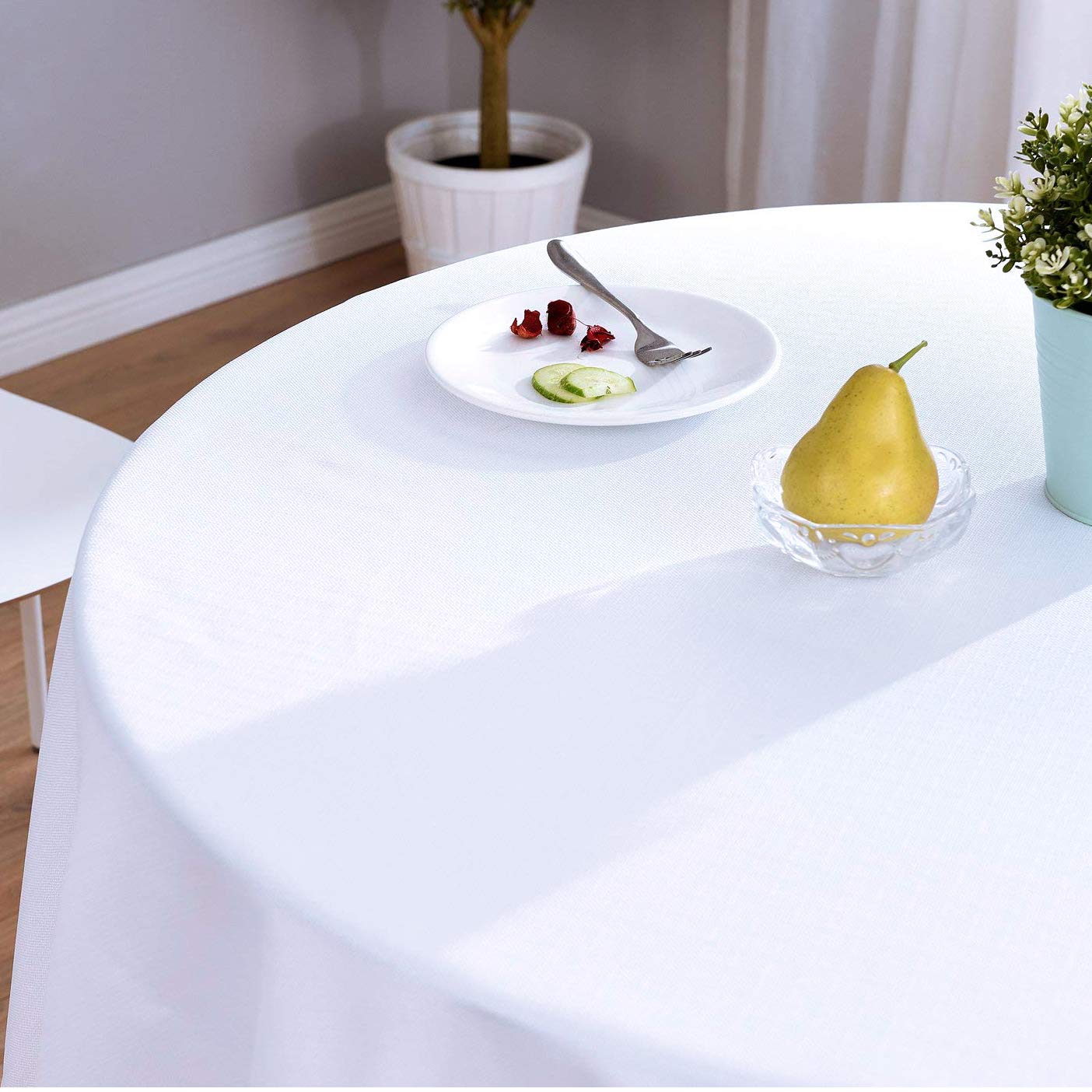 Surmente Tablecloth 70 Inch Round Polyester Table Cloth For Weddings, Banquets, Or Restaurants (White)